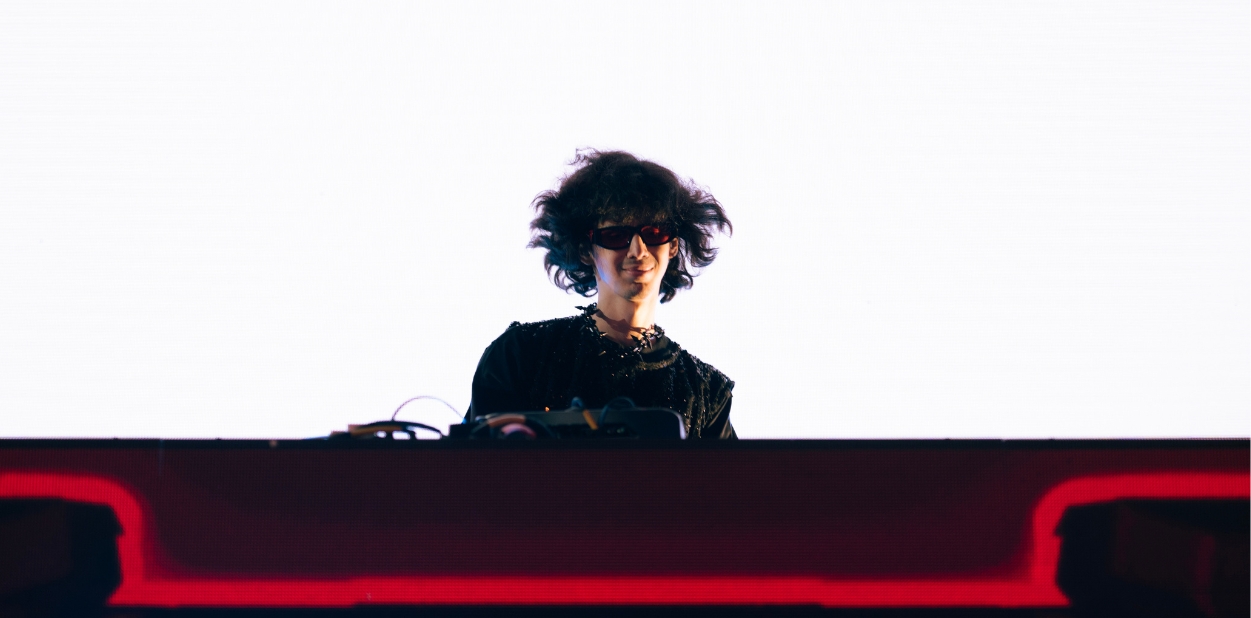 HeyDoc!: A Jornada de Elias Gabriel da Medicina à Música Eletrônica