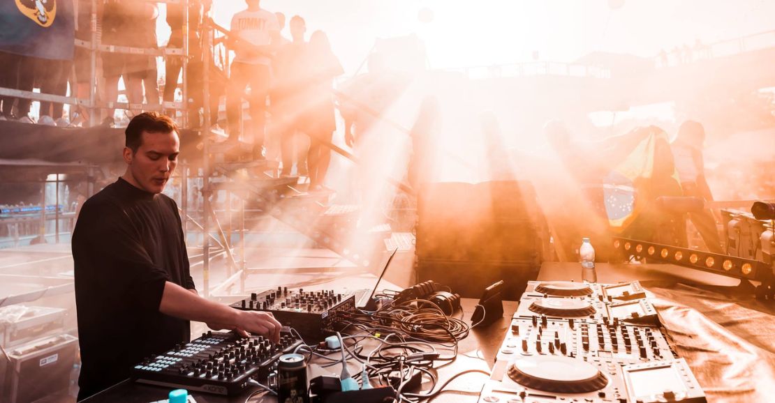 Ben Böhmer Anuncia Novo Álbum "Bloom" com Participações de Lykke Li e Oh Wonder...