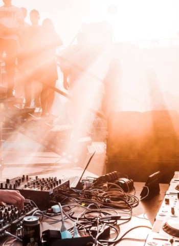 Ben Böhmer Anuncia Novo Álbum "Bloom" com Participações de Lykke Li e Oh Wonder...