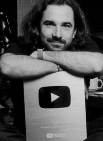 Thiago Zacchi: A Ascensão de ZAC na Música Eletrônica