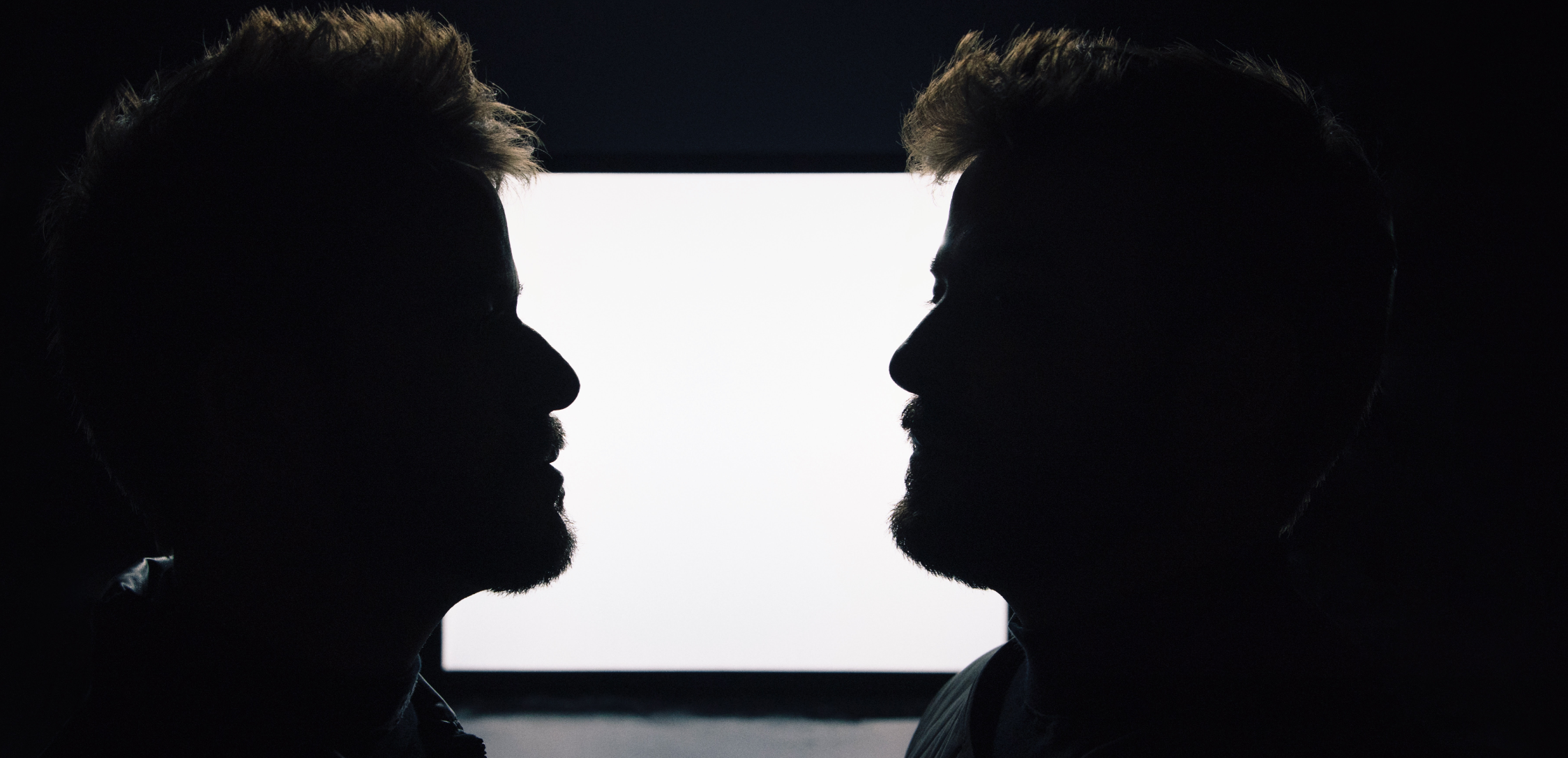 RUBACK e Mariz transformam clássico do psytrance em hit do techno melódico