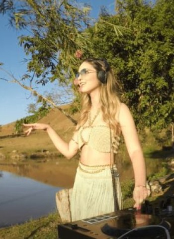 Dani Ebner:  Conexão entre música eletrônica e natureza ganha vida no set exclusivo da DJ e produtora mineira