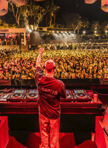 Grupo Laroc e Warner Music Group selam parceria